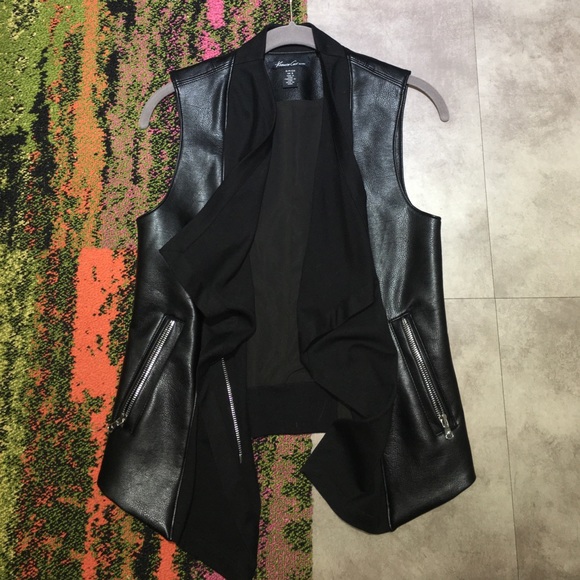 ❌ SOLD: Kenneth Cole Faux Leather Statement Vest - Picture 3 of 8